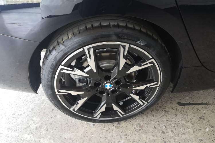 Used BMW 2 Series 2025 225L M Sport Night Edition Package Right Rear Wheel Hub
