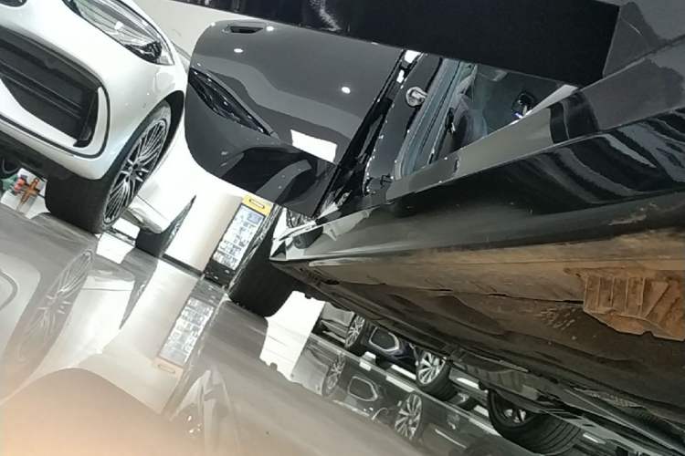 Used BMW 2 Series 2025 225L M Sport Night Edition Package Right Side Sill