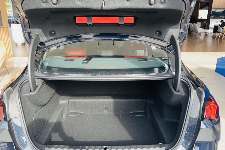 Used BMW 2 Series 2025 225L M Sport Night Edition Package Trunk
