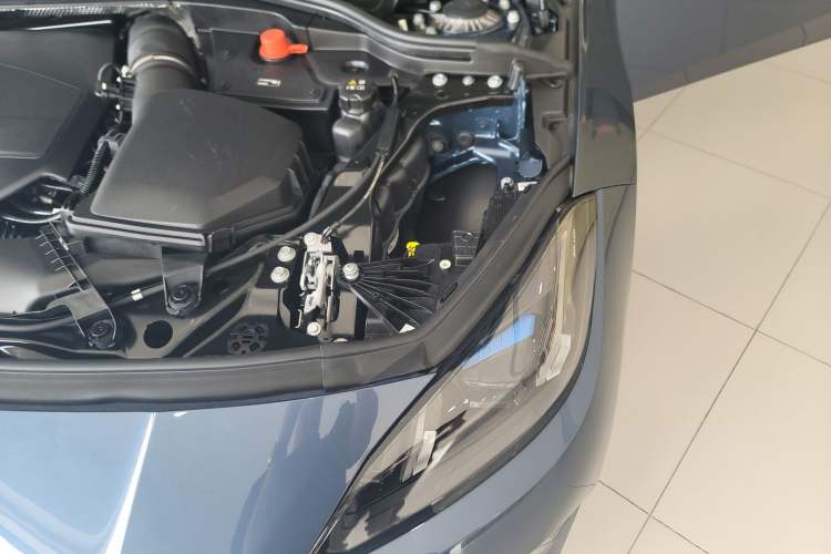Used BMW 2 Series 2025 225L M Sport Package Engine Bay Left