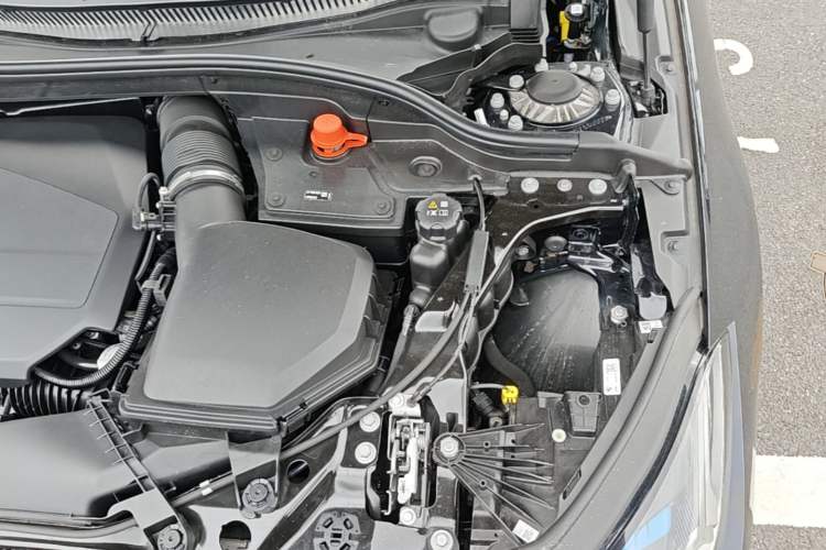Used BMW 2 Series 2025 225L M Sport Package Engine Bay Left