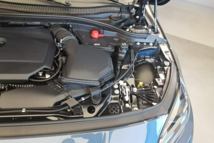 Used BMW 2 Series 2025 225L M Sport Night Edition Package Engine Bay Left