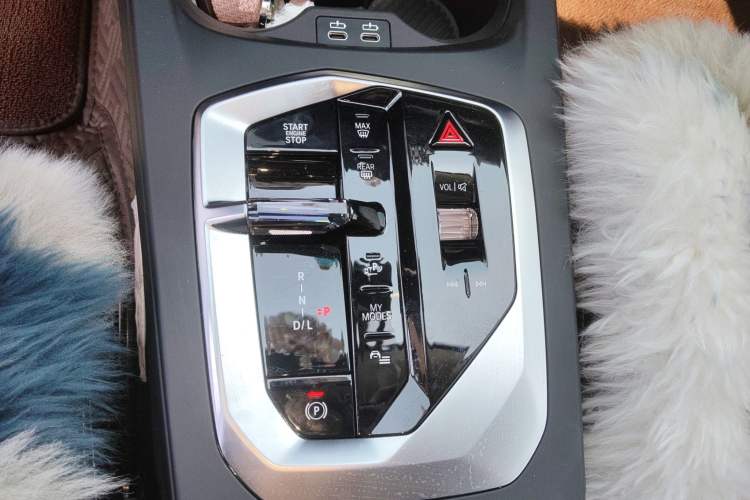 Used BMW 2 Series 2025 225L M Sport Package Gear Lever