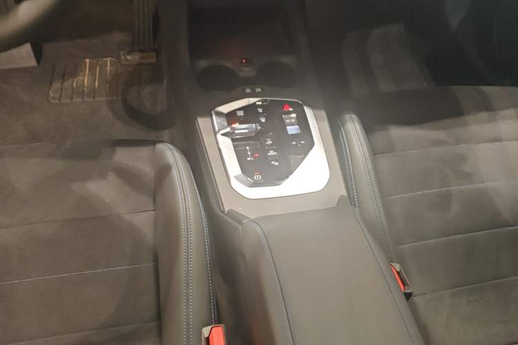 Used BMW 2 Series 2025 225L M Sport Night Edition Package Gear Lever