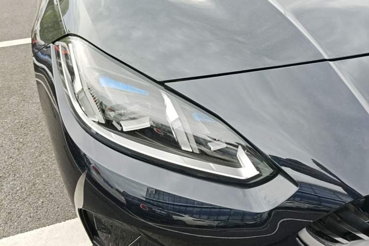 Used BMW 2 Series 2025 225L M Sport Package Right Front Headlight