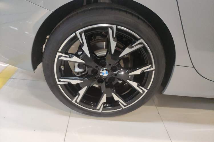 Used BMW 2 Series 2025 225L M Sport Night Edition Package Exterior 4