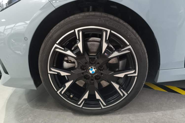 Used BMW 2 Series 2025 225L M Sport Package Exterior 7
