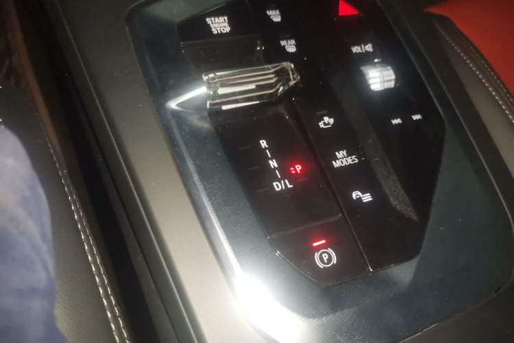 Used BMW 2 Series 2025 225L M Sport Night Edition Package Gear Lever