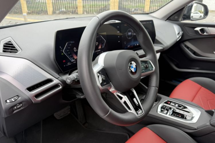 Used BMW 2 Series 2025 225L M Sport Night Edition Package Interior 11