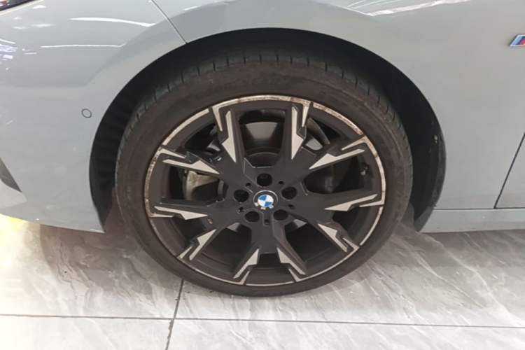 Used BMW 2 Series 2025 225L M Sport Night Edition Package Left Front Wheel Hub