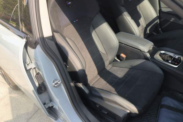 Used BMW 2 Series 2025 225L M Sport Night Edition Package Right Front Seat