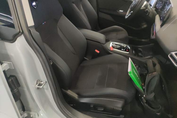 Used BMW 2 Series 2025 225L M Sport Night Edition Package Right Front Seat