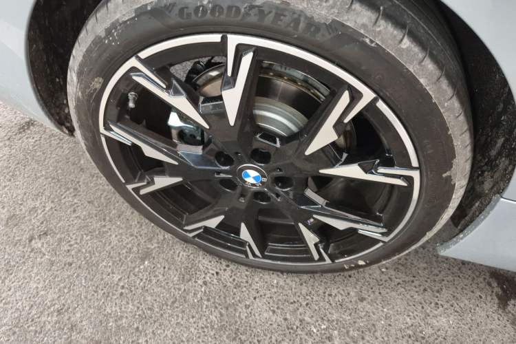 Used BMW 2 Series 2025 225L M Sport Night Edition Package Right Rear Wheel Hub
