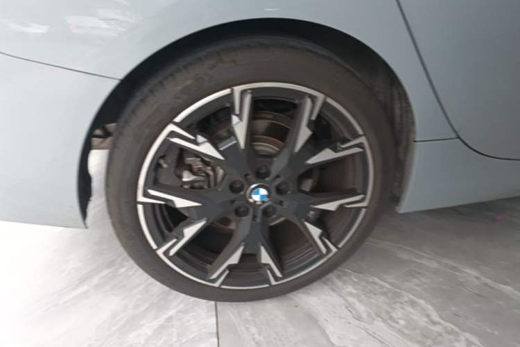 Used BMW 2 Series 2025 225L M Sport Night Edition Package Right Rear Wheel Hub