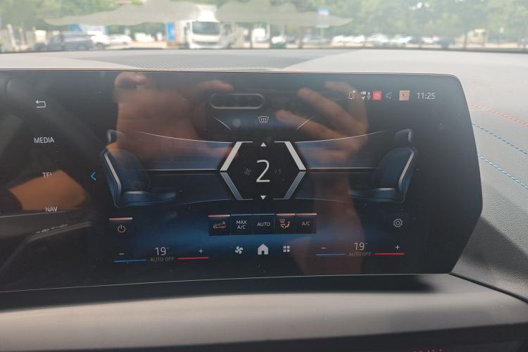 Used BMW 2 Series 2025 225L M Sport Night Edition Package Audio And AC Panel