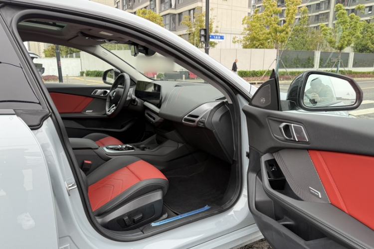 Used BMW 2 Series 2025 225L M Sport Night Edition Package Interior 10