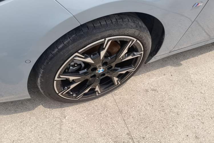 Used BMW 2 Series 2025 225L M Sport Night Edition Package Left Front Wheel Hub