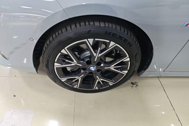Used BMW 2 Series 2025 225L M Sport Package Left Front Wheel Hub