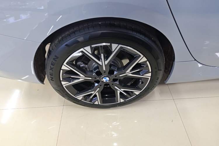 Used BMW 2 Series 2025 225L M Sport Package Right Rear Wheel Hub