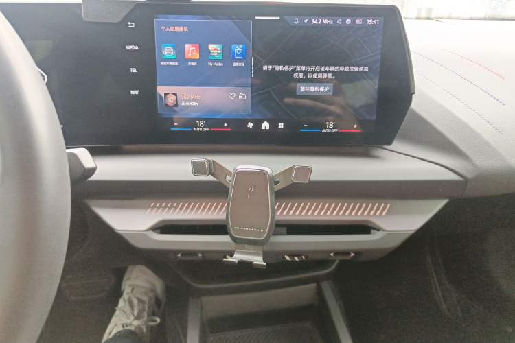 Used BMW 2 Series 2025 225L M Sport Package Audio And AC Panel