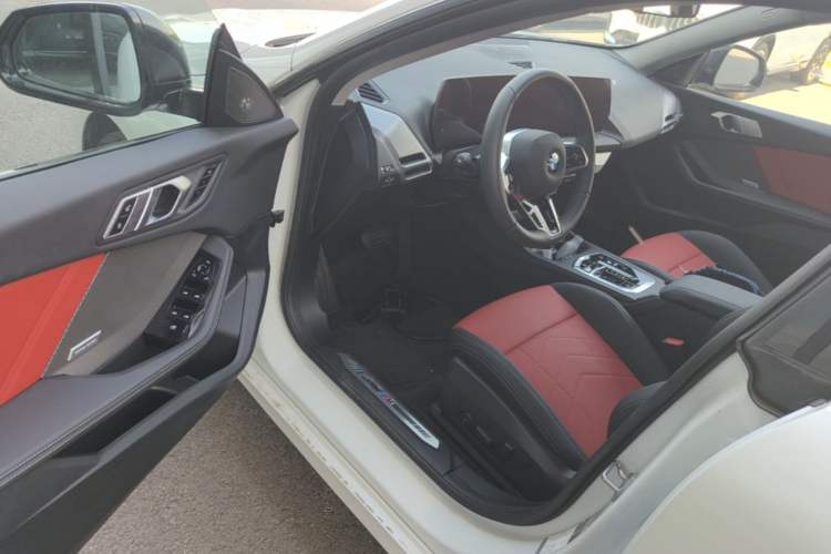 Used BMW 2 Series 2025 225L M Sport Night Edition Package Driver Seat