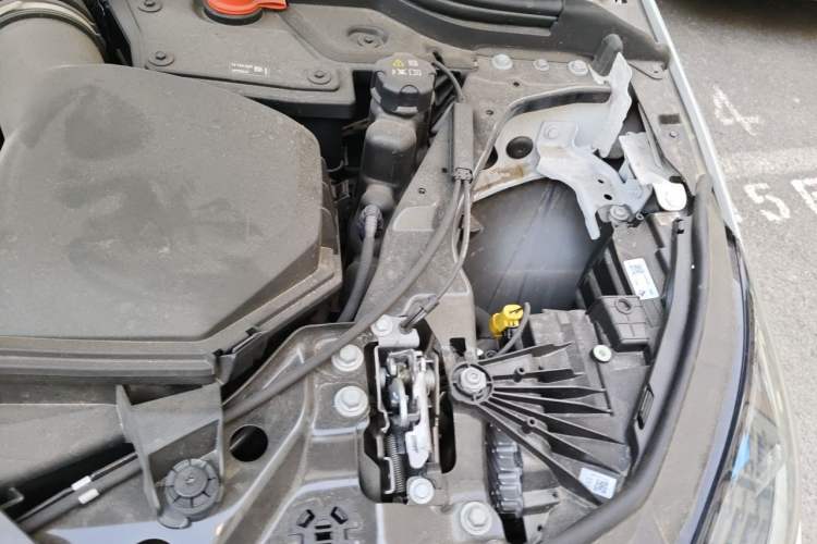 Used BMW 2 Series 2025 225L M Sport Night Edition Package Engine Bay Left