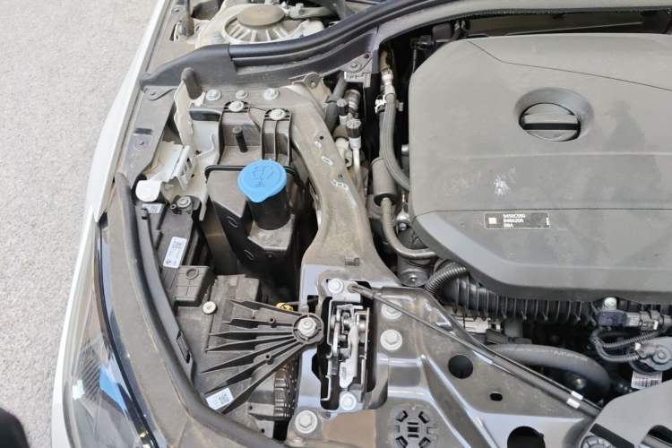 Used BMW 2 Series 2025 225L M Sport Night Edition Package Engine Bay Right