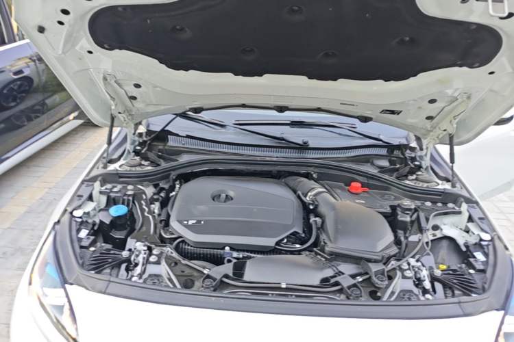 Used BMW 2 Series 2025 225L M Sport Package Engine Bay