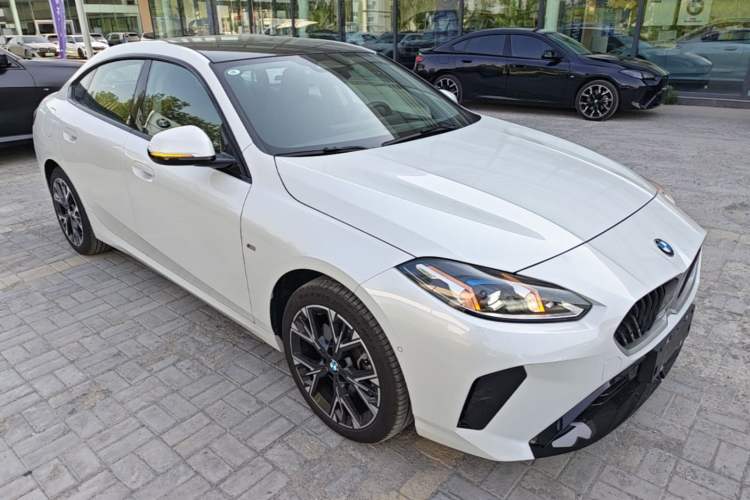 Used BMW 2 Series 2025 225L M Sport Package Front Right 45 Deg