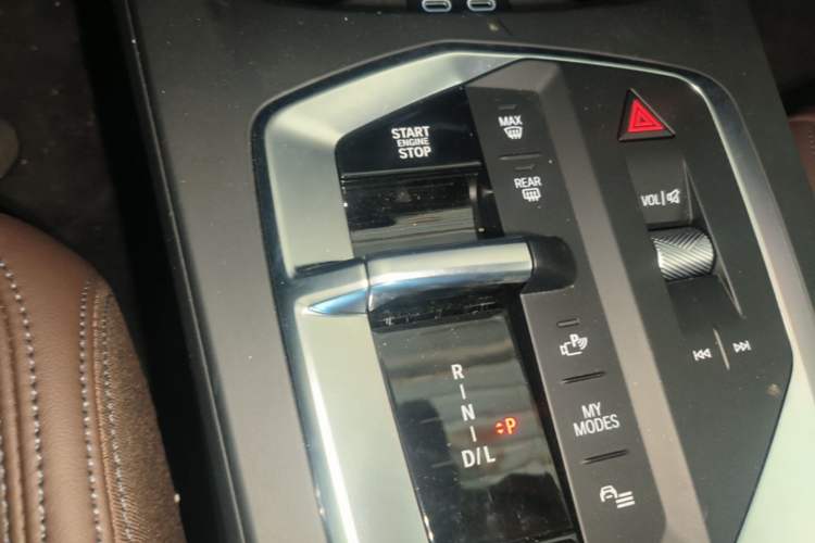 Used BMW 2 Series 2025 225L M Sport Package Gear Lever
