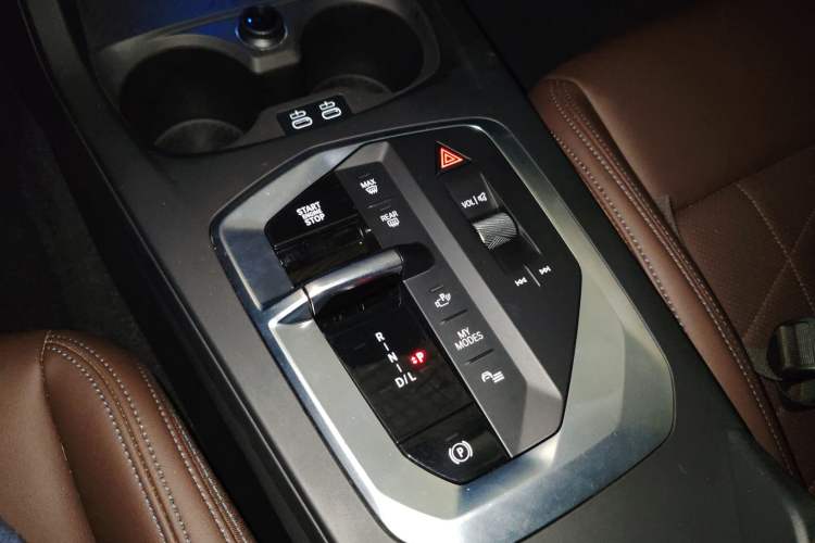 Used BMW 2 Series 2025 225L M Sport Package Gear Lever