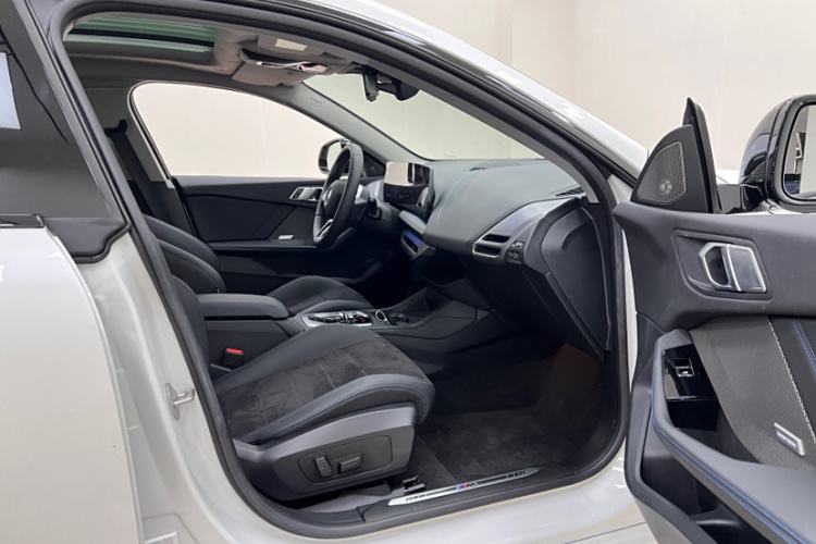 Used BMW 2 Series 2025 225L M Sport Night Edition Package Interior 10