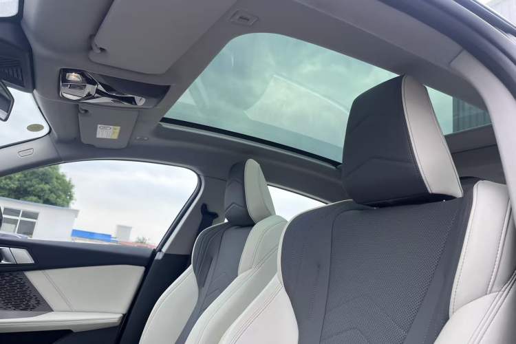 Used BMW 2 Series 2025 225L M Sport Package Interior 6