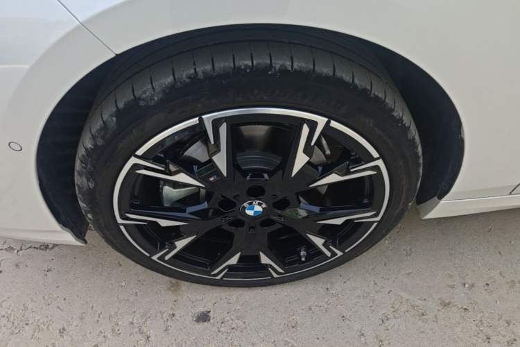 Used BMW 2 Series 2025 225L M Sport Package Left Front Wheel Hub