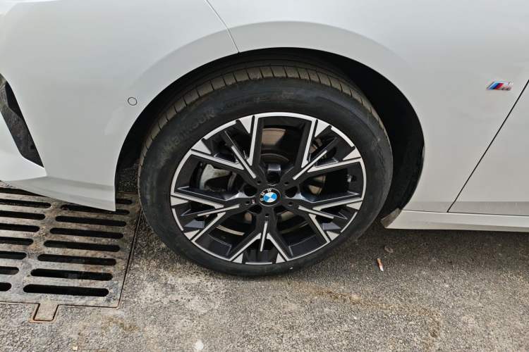 Used BMW 2 Series 2025 225L M Sport Package Left Front Wheel Hub