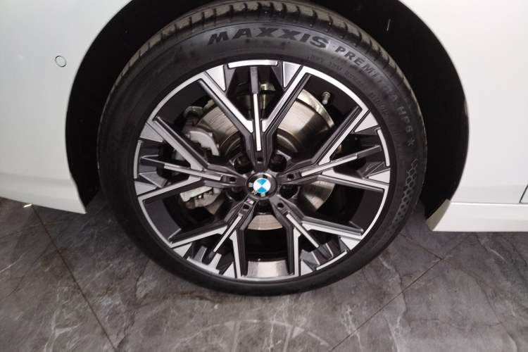 Used BMW 2 Series 2025 225L M Sport Package Left Front Wheel Hub