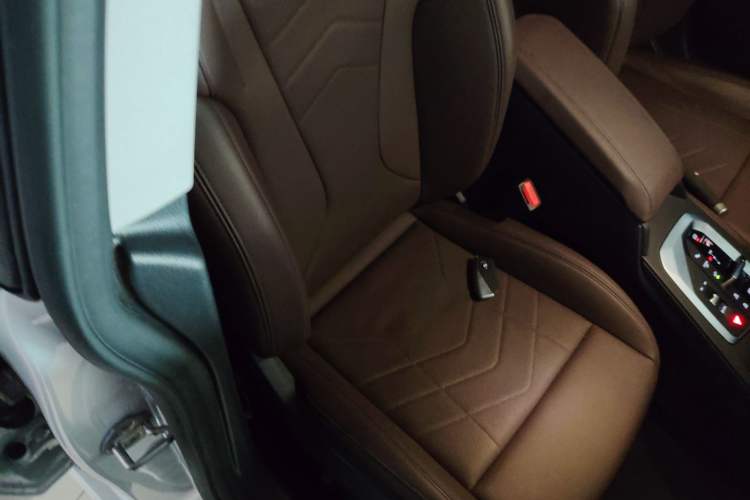 Used BMW 2 Series 2025 225L M Sport Package Right Front Seat