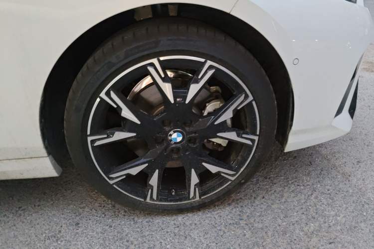 Used BMW 2 Series 2025 225L M Sport Night Edition Package Right Front Wheel Hub