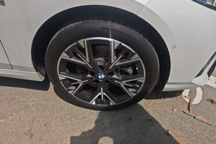 Used BMW 2 Series 2025 225L M Sport Package Right Front Wheel Hub