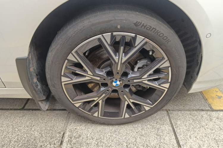 Used BMW 2 Series 2025 225L M Sport Package Right Front Wheel Hub