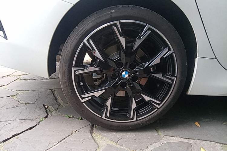 Used BMW 2 Series 2025 225L M Sport Night Edition Package Right Rear Wheel Hub