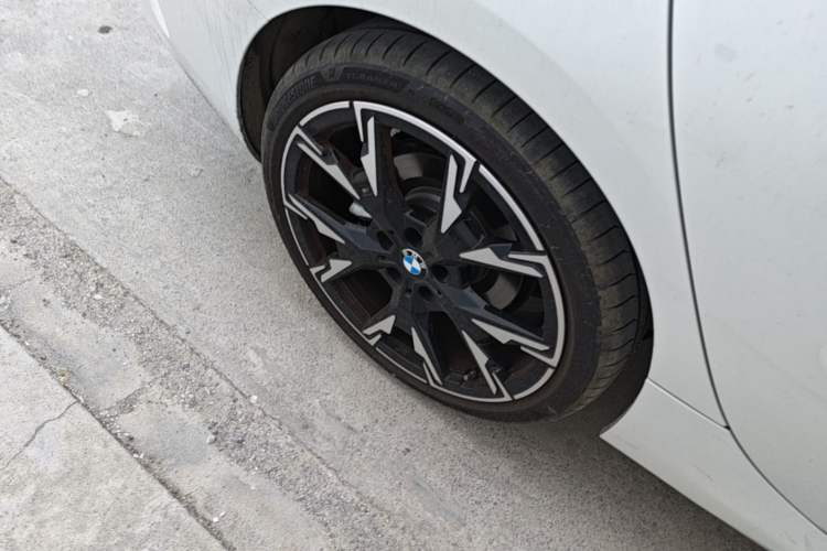 Used BMW 2 Series 2025 225L M Sport Night Edition Package Right Rear Wheel Hub
