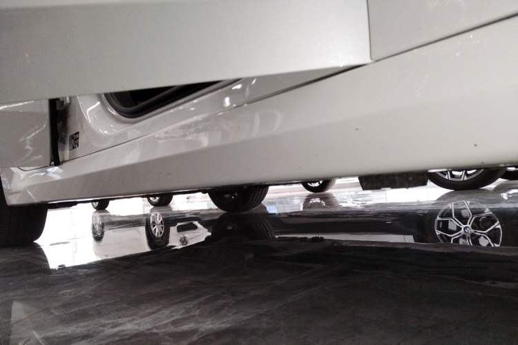 Used BMW 2 Series 2025 225L M Sport Package Right Side Sill