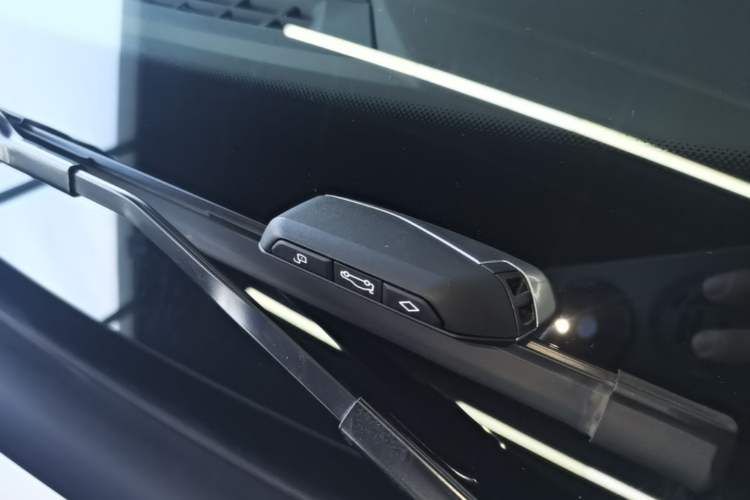 Used BMW 2 Series 2025 225L M Sport Night Edition Package Vehicle Key