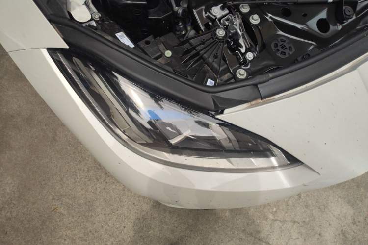 Used BMW 2 Series 2026 225L M Sport Package Right Front Headlight
