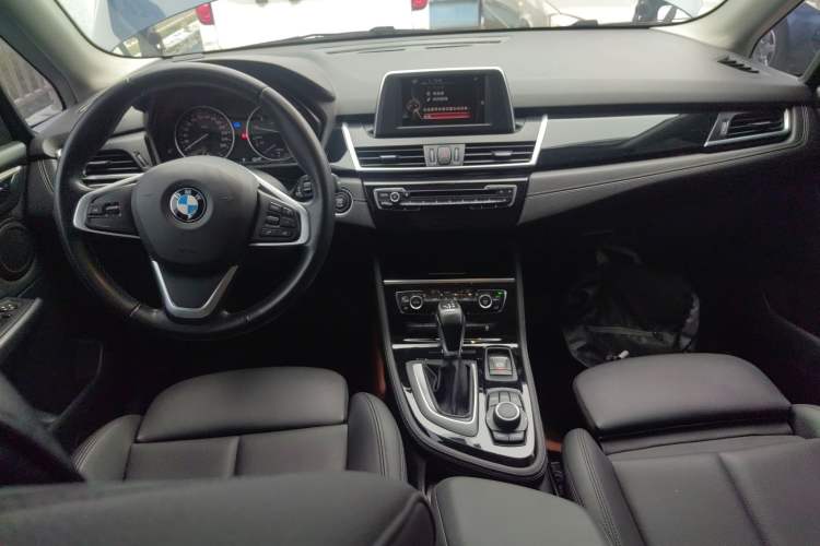 Used BMW 2 Series Active Tourer 2015 218i Sports Design Package Center Console