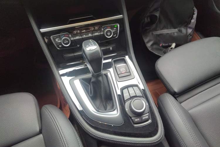 Used BMW 2 Series Active Tourer 2015 218i Sports Design Package Gear Lever