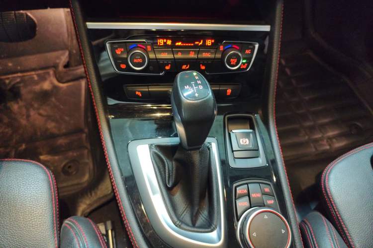 Used BMW 2 Series Active Tourer 2015 218i Sports Design Package Gear Lever