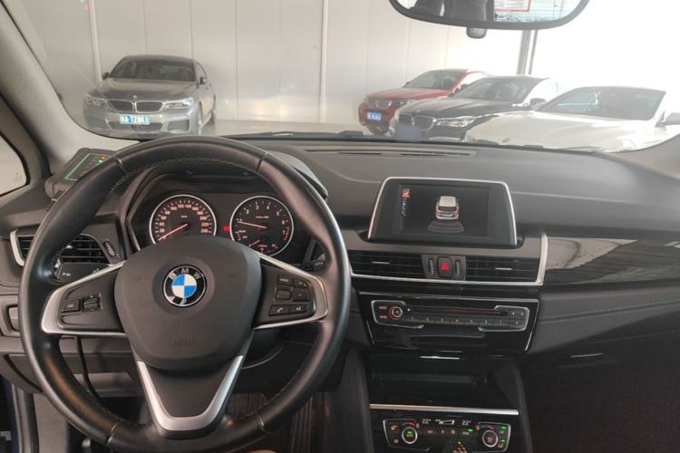 Used BMW 2 Series Active Tourer 2014 220i Luxury Design Package Center Console