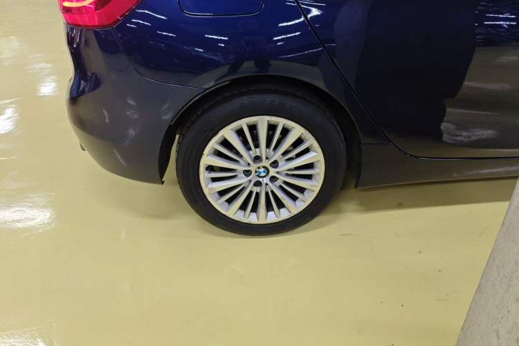 Used BMW 2 Series Active Tourer 2014 220i Luxury Design Package Exterior 5